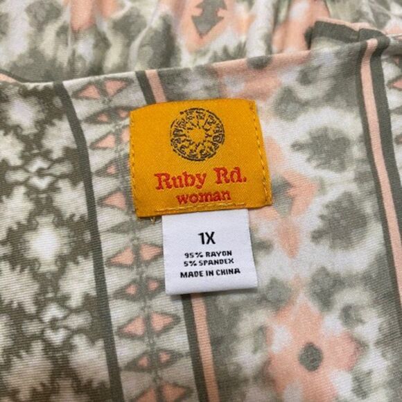 Ruby Rd Green/Peach/White Pattern 3/4 sleeves tunic, size 1X - Picture 3 of 3